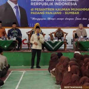 Wakil Menteri Dikdasmen Kunjungi Pesantren Kauman Muhammadiyah Berikan Motivasi Untuk Santri