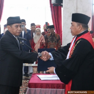 Wirman Putra Dilantik Sebagai Ketua DPRD Kota Payakumbuh 2024 - 2029