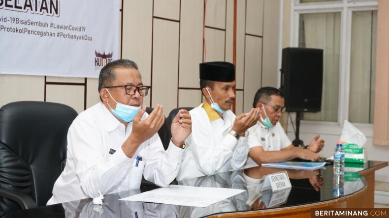 https://www.beritaminang.com/photos/foto/foto-doa-bersama-saat-perpisahan-h-yulian-efi-sebagai_foto2_230920091040.jpeg