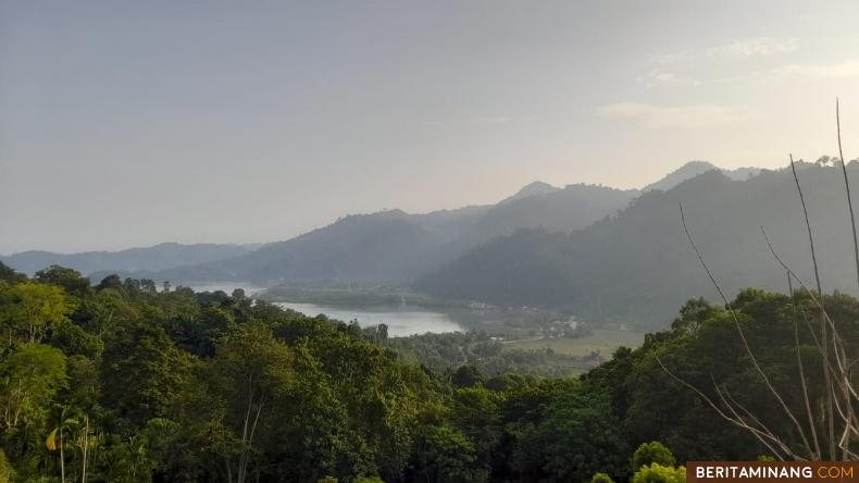 Pesona Teluk Betung Batang Kapas Pesisir Selatan Kala Pagi