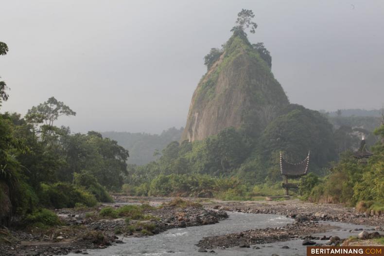 <b>				NGARAI SIANOK -</b> Suasana pagi di Tabiang Takuruang kawasan Ngarai Sianok, Kabupaten Agam, Sumatera Barat, Rabu (05/02/2020). Foto: Adi Prima						