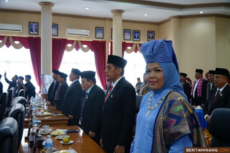 https://www.beritaminang.com/photos/foto/foto-suasana-sidang-paripurna-dprd-peringati-hut-kota_foto2_191223122823.jpeg